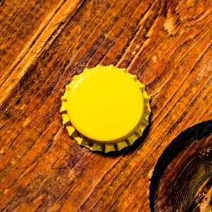200 x Yellow Crown Caps - 26mm Bottle Caps With Oxygen-Scavenging Liner