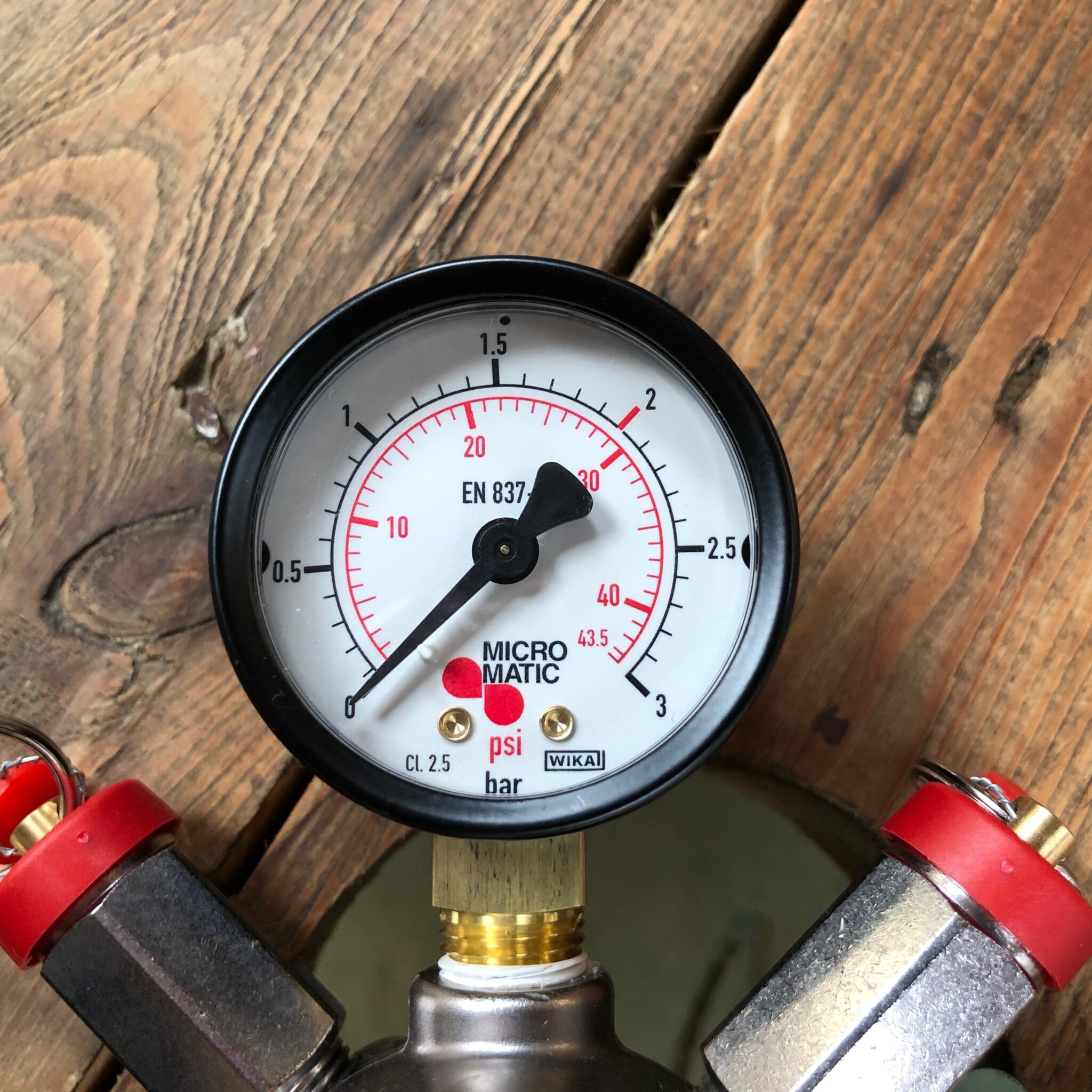 Micro Matic CO2 Regulator with SodaStream Adapter