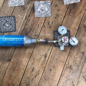 Premium CO2 Regulator with SodaStream Adapter