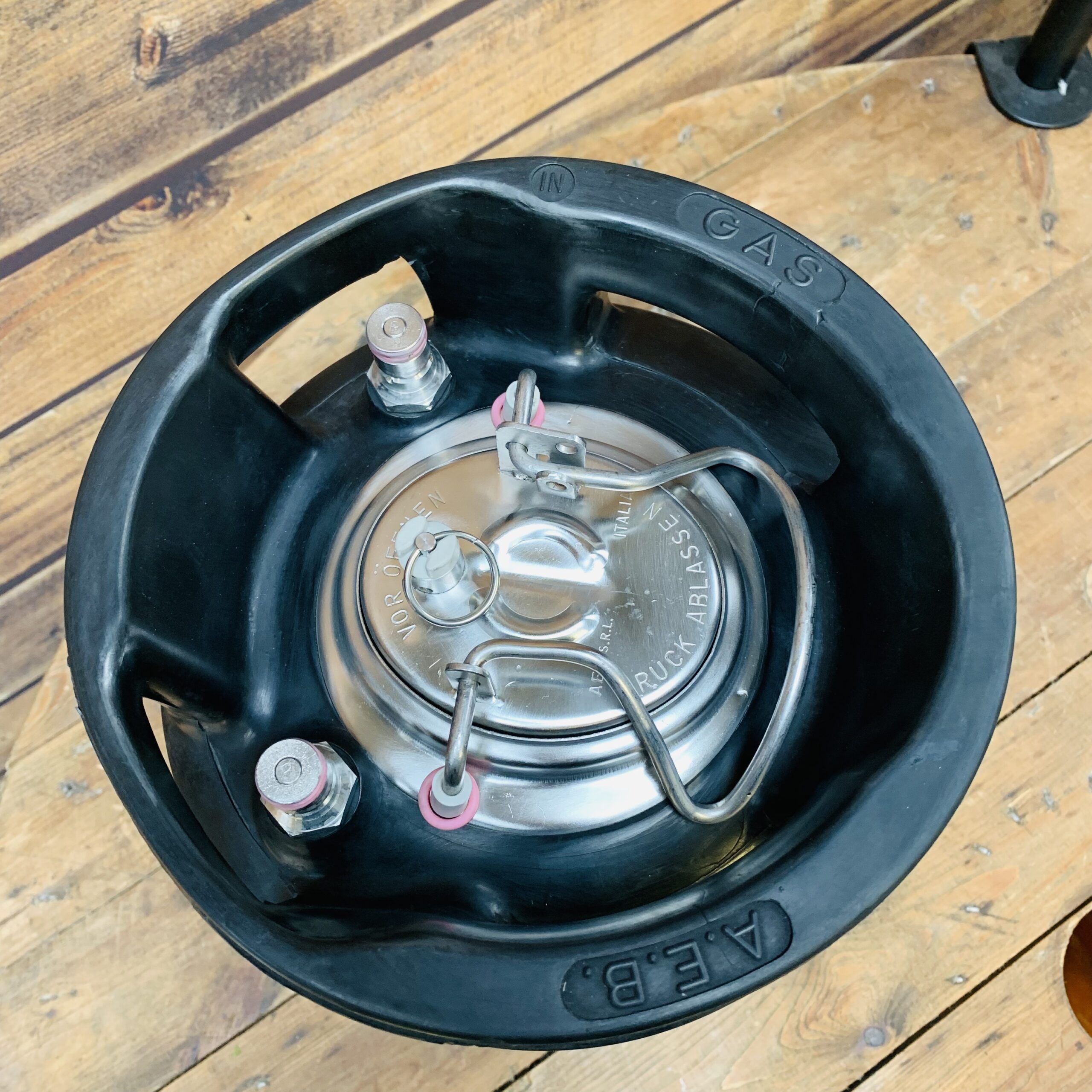 Used refurbished 12 litre Stainless Keg force carbonate and serve